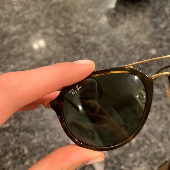 Ray bans barely worn - Picture 3 of 4